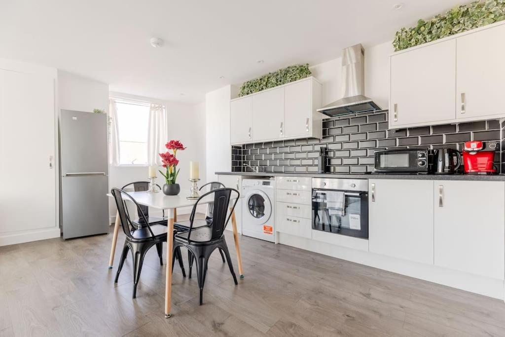 Vertigo Boutique Sleeps 4 London Kingston upon Thames  Exterior foto
